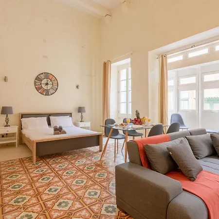 Historic Private Duplex Apartment Valletta