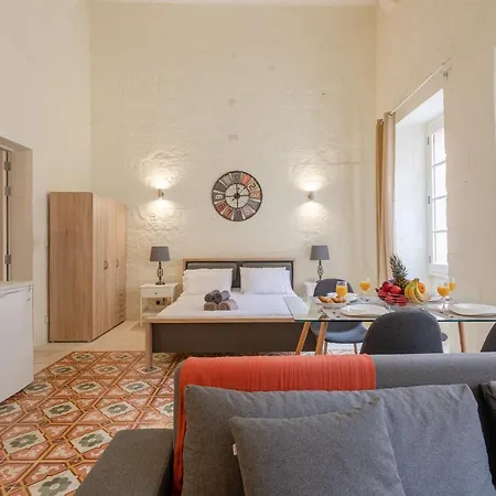 Historic Private Duplex Apartment Valletta